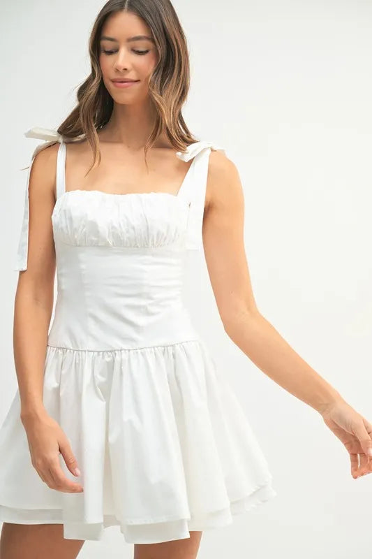 White country concert dress, White western dress, White fringe dress, White lace country dress, White boho dress, White ruffle dress, White denim dress, White mini dress for concert, White maxi dress for concert, White sundress for country concert, White dress for country concert outfit, White dress with cowboy boots, White dress for country music festival, White dress for Nashville concert, White dress for summer country concert