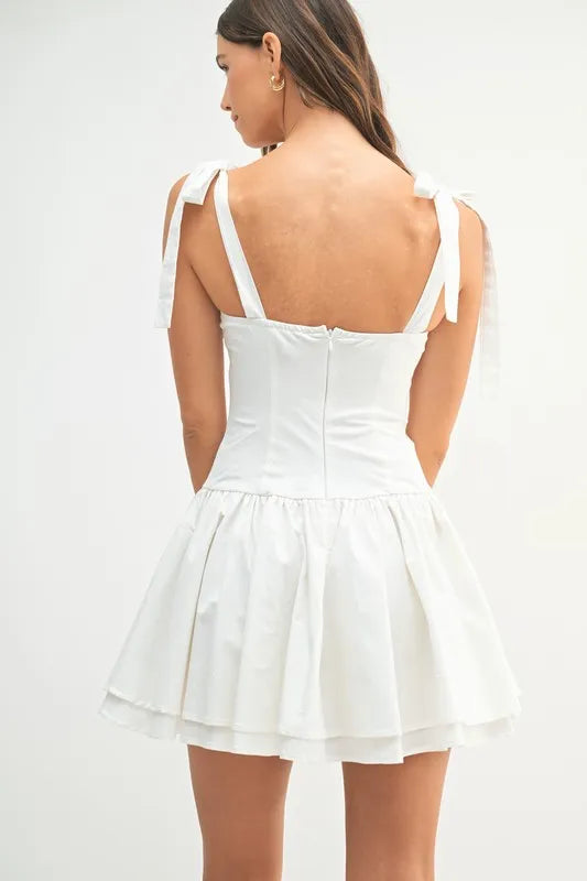 White country concert dress, White western dress, White fringe dress, White lace country dress, White boho dress, White ruffle dress, White denim dress, White mini dress for concert, White maxi dress for concert, White sundress for country concert, White dress for country concert outfit, White dress with cowboy boots, White dress for country music festival, White dress for Nashville concert, White dress for summer country concert